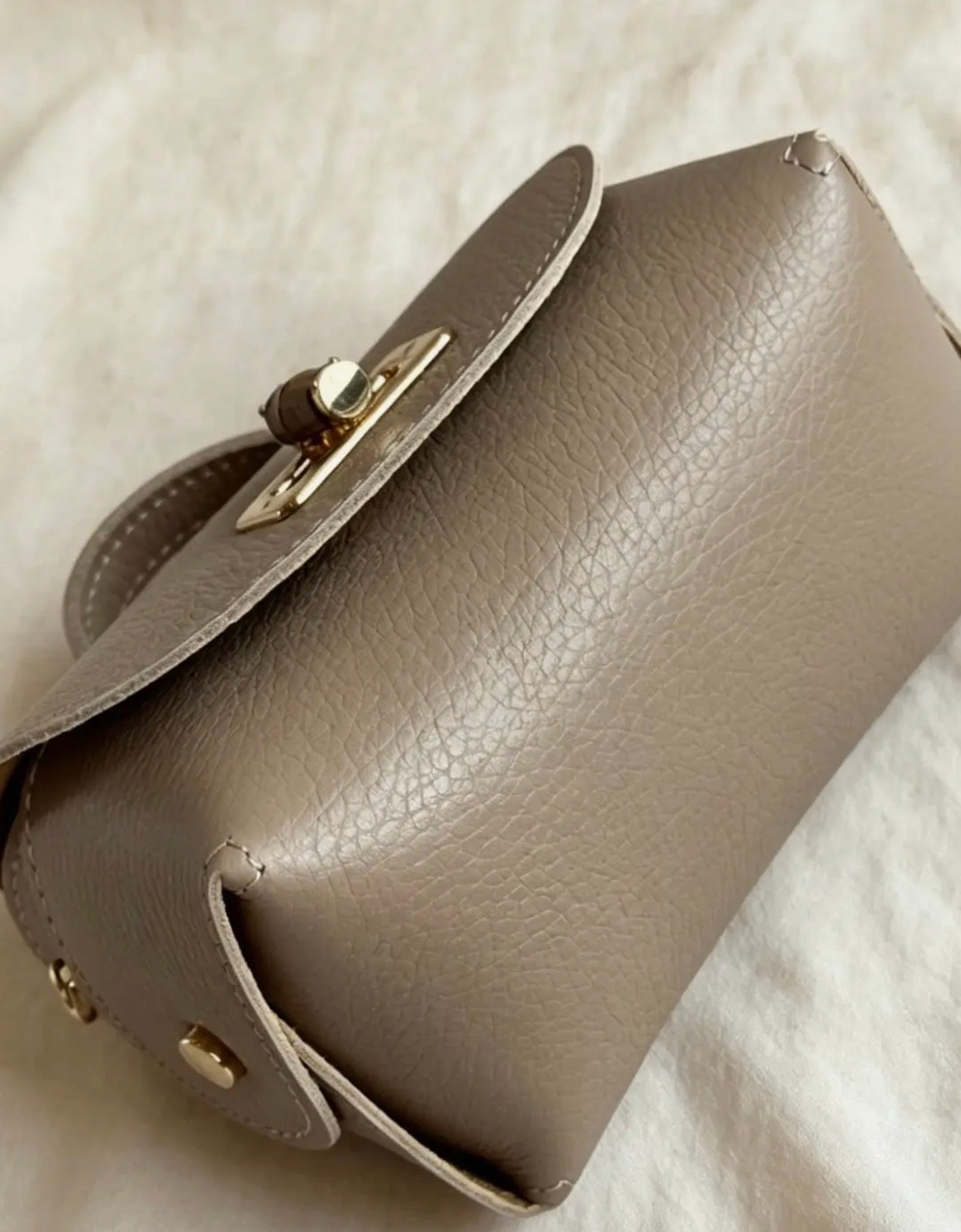 Fiamma – Mini-Bag aus gehämmertem Leder
