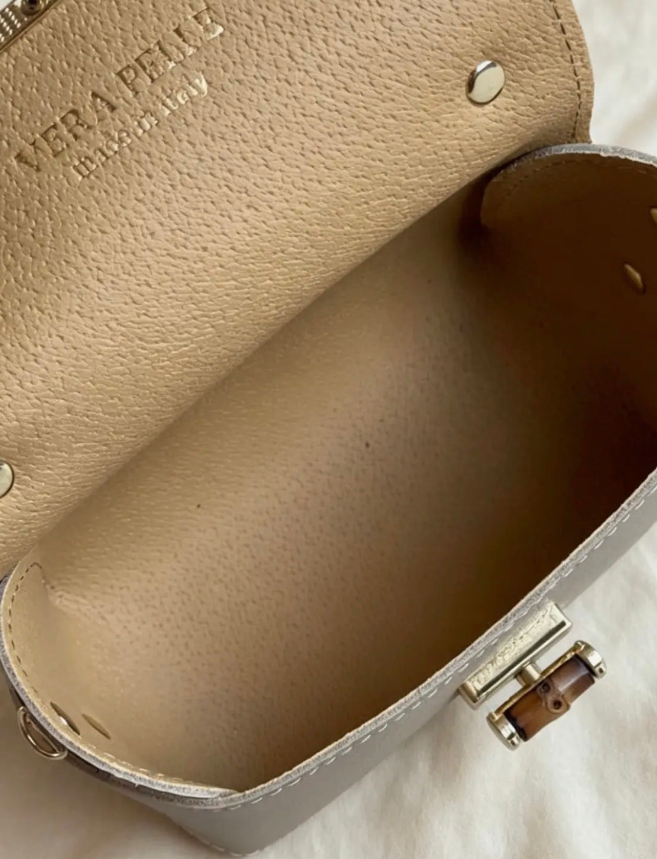 Fiamma – Mini-Bag aus gehämmertem Leder