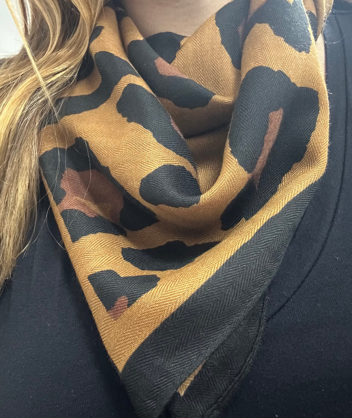 Leoprint Quadrat-Tuch Marie Jo