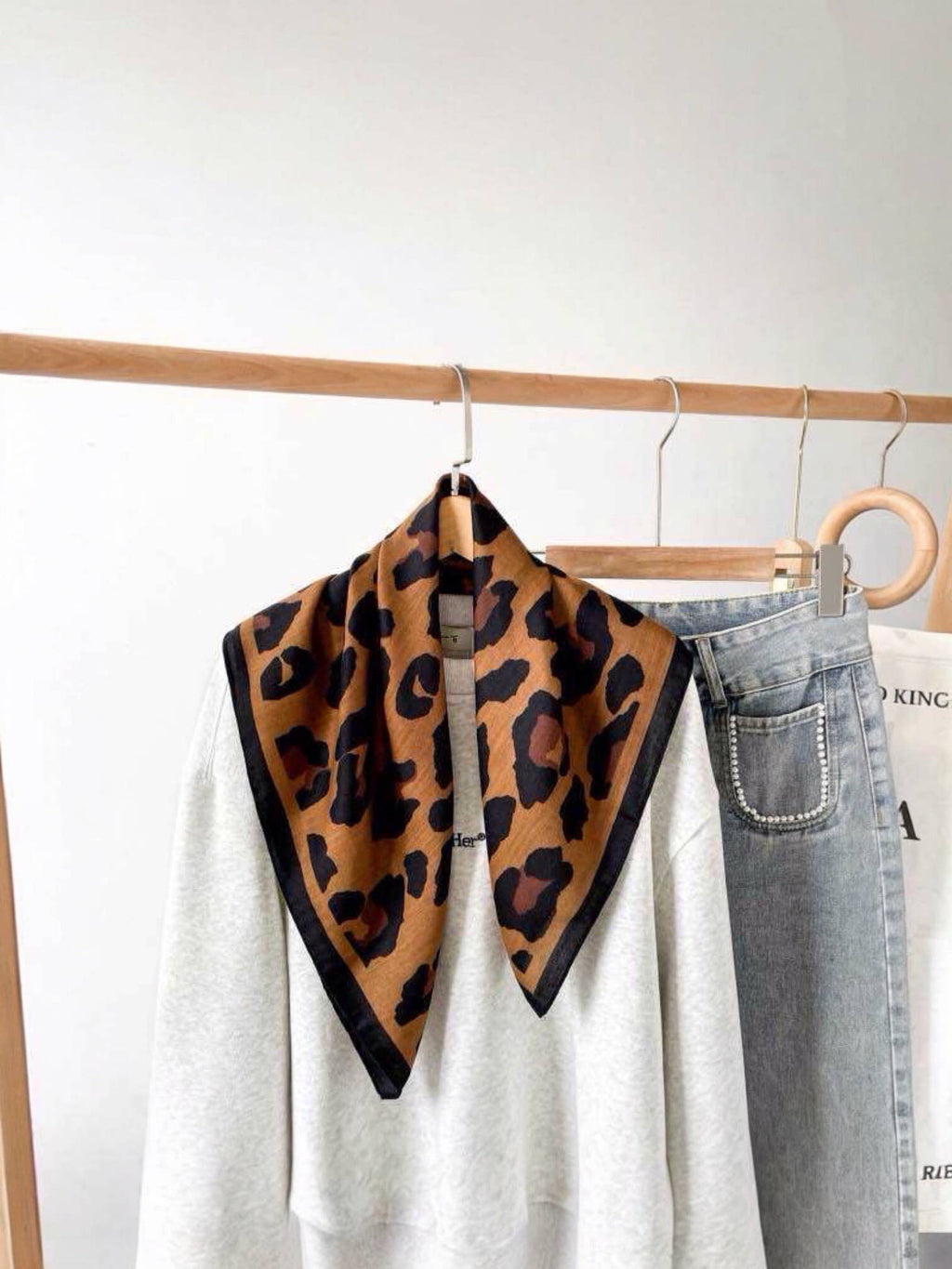 Leoprint Quadrat-Tuch Marie Jo