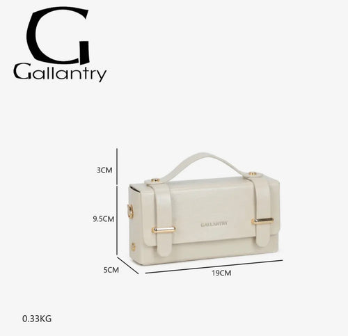 Boxy – Strukturierte Handtasche mit Goldkette